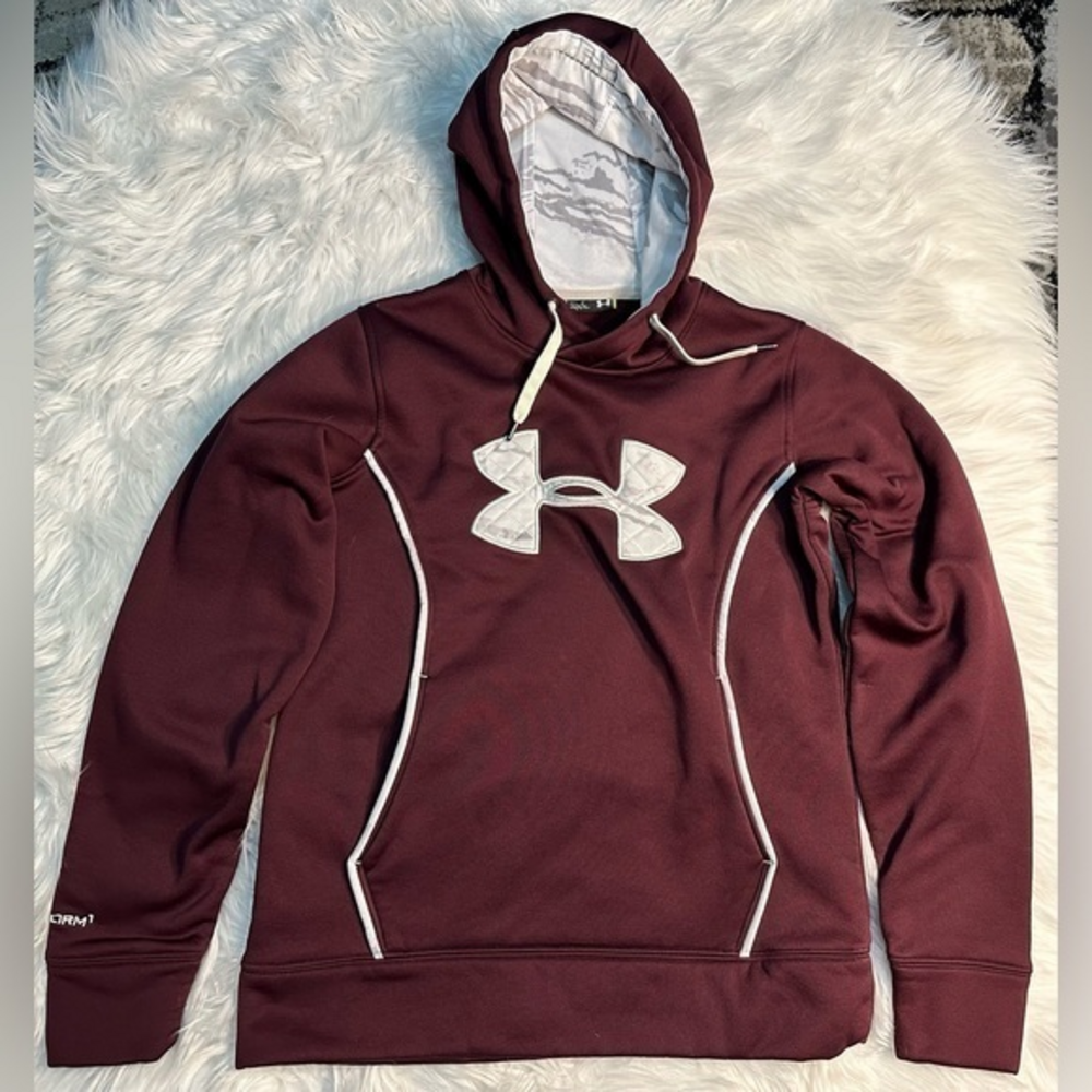 Under Armour Hoodie Womens Small S Burgundy Long Sleeve Quilted Camo Logo pocket